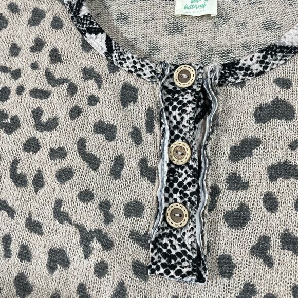 Blue Buttercup Leopard Print Oversized Knit Top - Size Medium - Snake - Mobwife - Picture 3 of 8